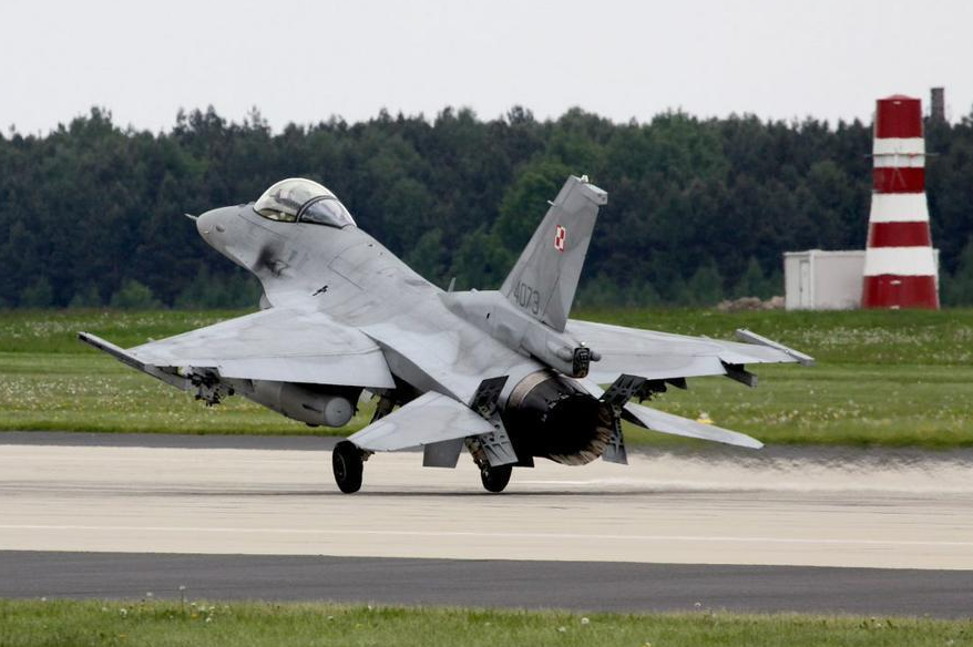 Wojsko zamawia kierowane bomby penetrujące do F-16