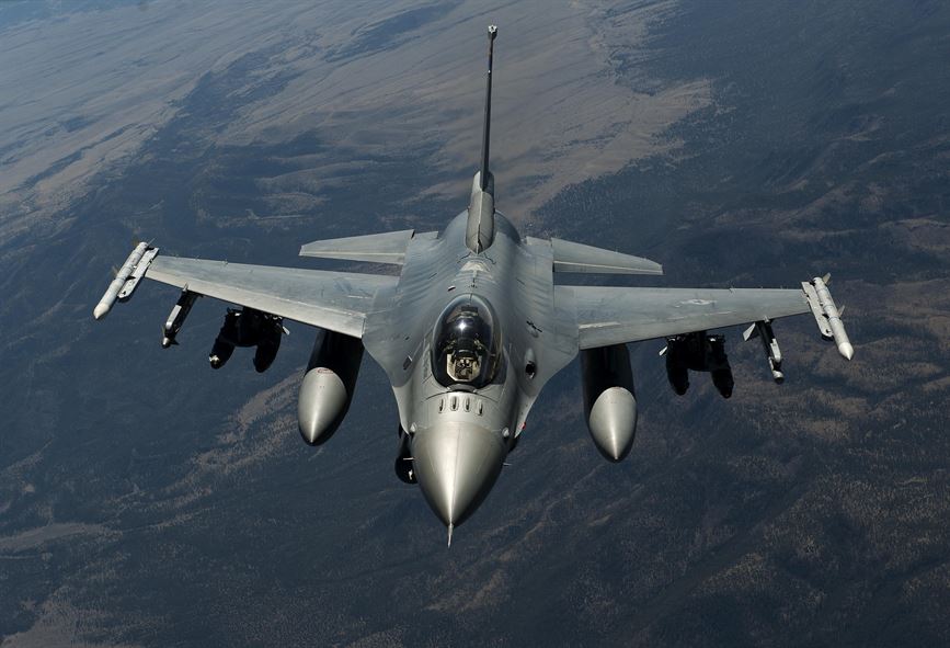 Pentagon sceptycznie postrzega podejście Bidena do braku wysłania F-16 na Ukrainę