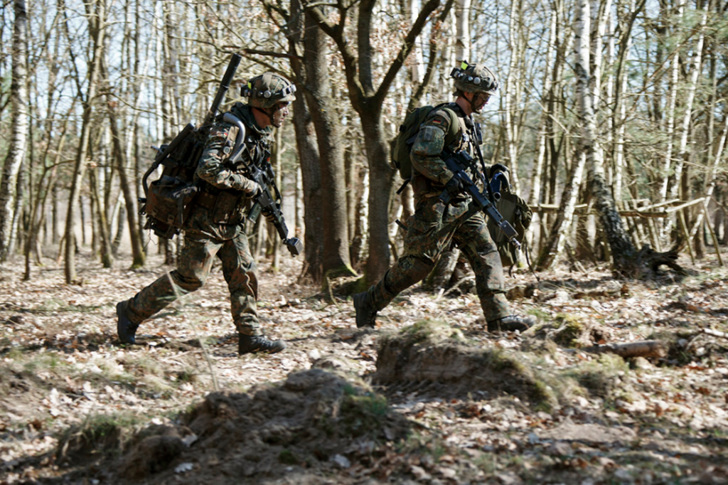 Podejrzany o szpiegowanie dla Rosji oficer rezerwy Bundeswehry stanął przed sądem