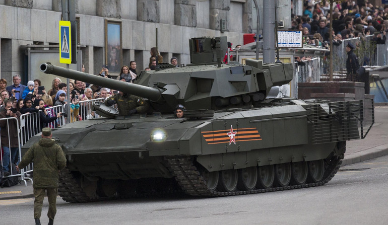 Problemy z T-14 "Armata". Rosyjski czołg przyszłości w wersji "pomostowej"? [KOMENTARZ]