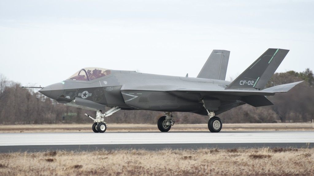 Samoloty F-35C mają rozpocząć próby startów i lądowań z lotniskowców jesienią 2014 roku. Fot. Andy Wolfe / US DoD.