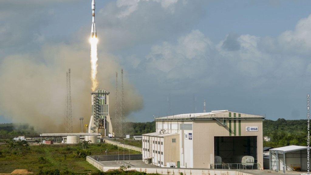 Dostarczona przez Arianespace rakieta nośna wynosi cztery satelity O3b, 18 grudnia 2014 r. Fot. Arianespace