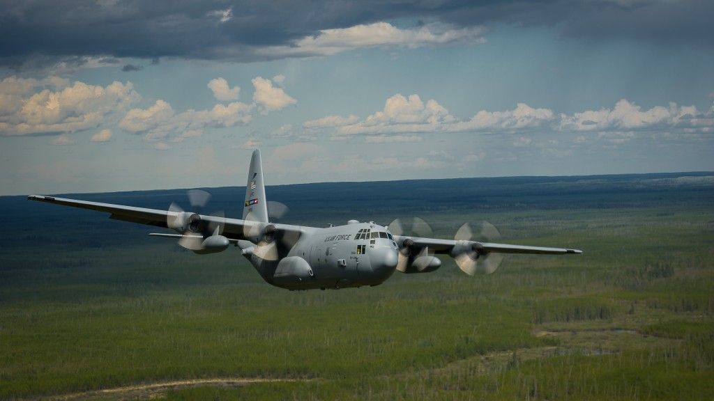 Amerykanie przekażą Filipinom dwa dodatkowe samoloty transportowe C-130 Hercules – fot. USAF