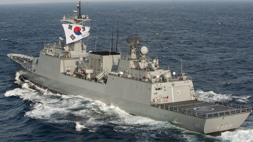 Niszczyciel ROKS „Munmu the Great” płynie do Libii by ewakuować południowokoreańskich obywateli – fot. US Navy