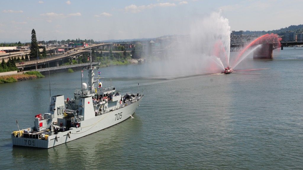 Kanadyjski okręt HMCS „Whitehorse” – fot. US Navy