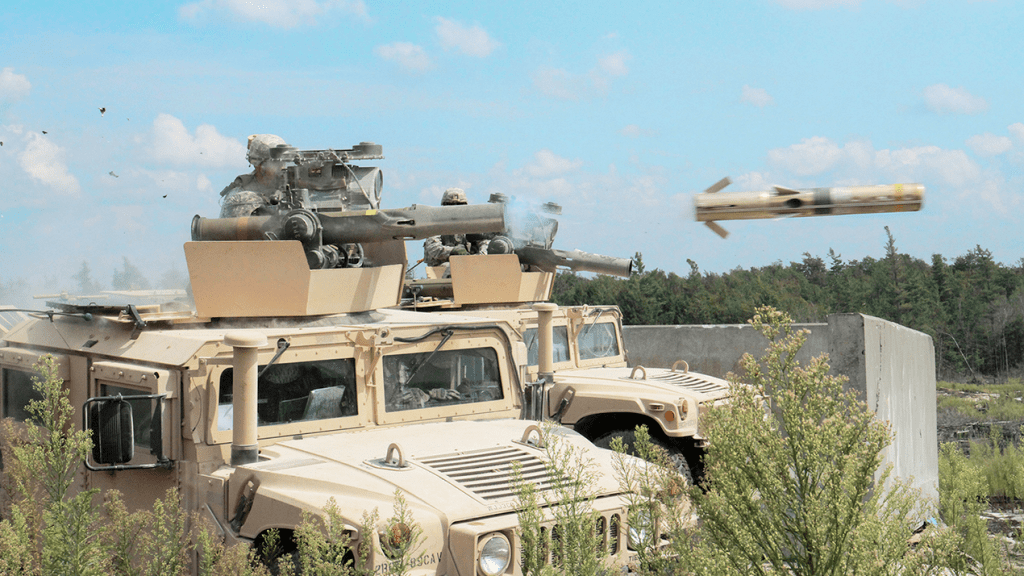 Strzelanie pociskiem TOW z wyrzutni na bazie pojazdu Humvee. Fot. Staff Sgt. Mark A. Moore II/US Army.