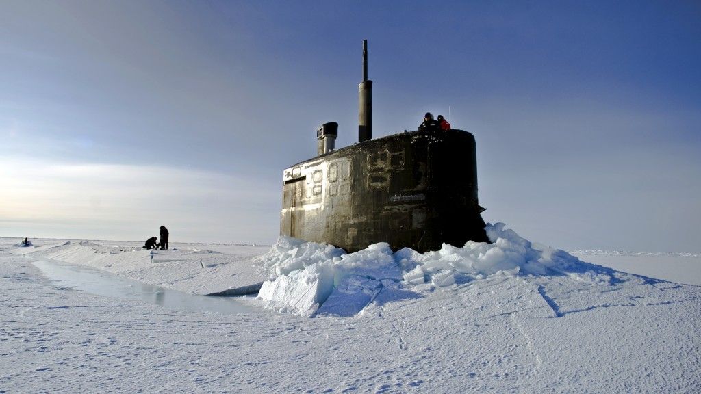 Rosja planuje lepiej przystosować swoje okręty podwodne do działań pod lodem – fot. US Navy