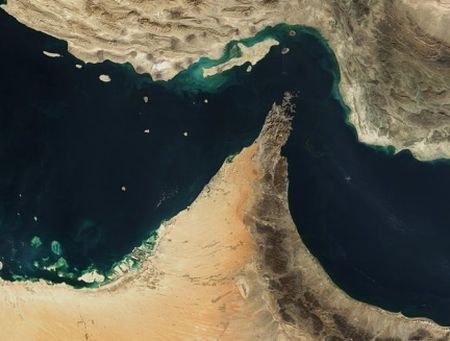 Ceny ropy znów rosną. Iran wraca do blokady Cieśniny Ormuz