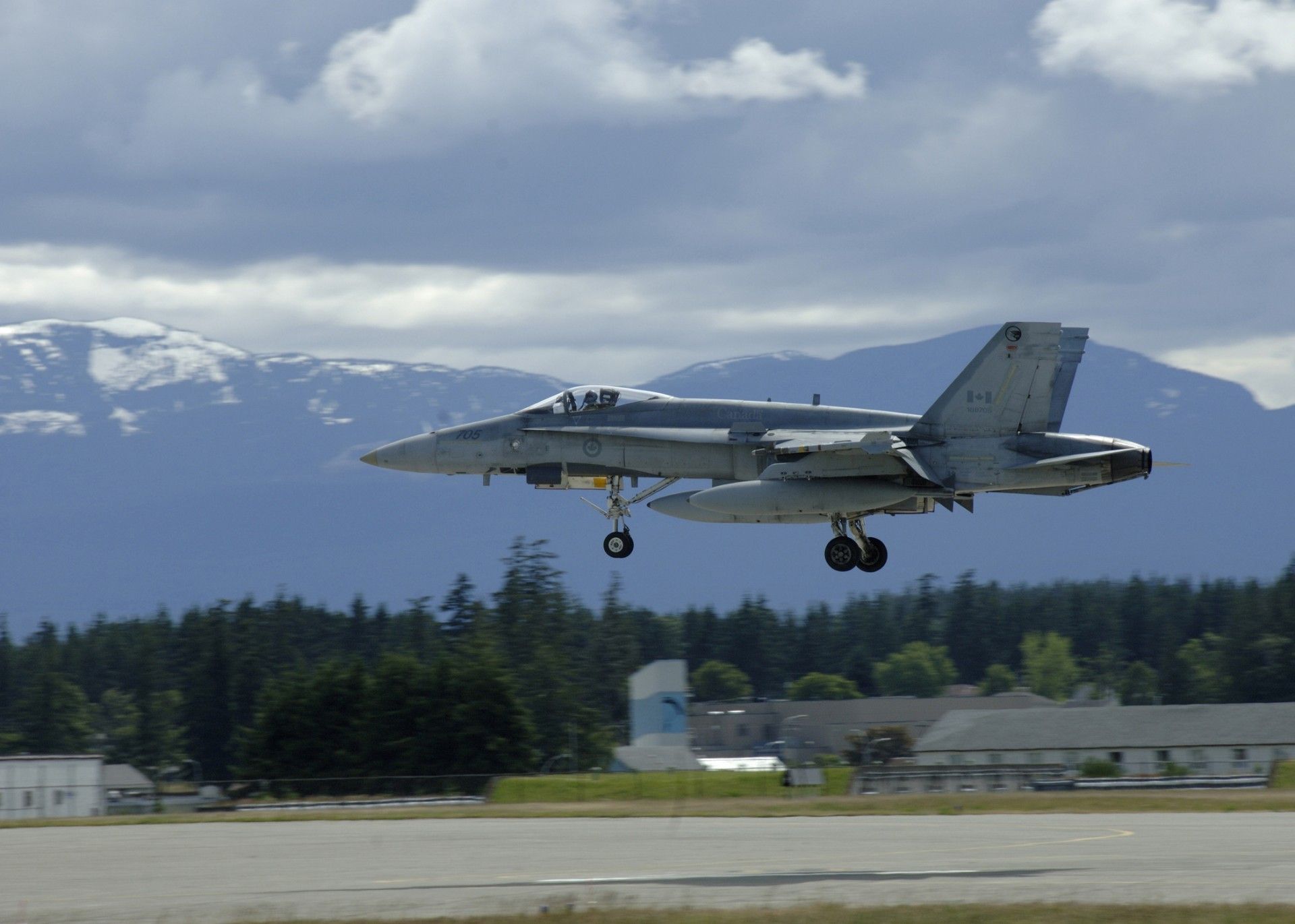 Następcy kanadyjskich myśliwców CF-18 Hornet trafią do służby najprawdopodobniej dopiero w latach 2026 - 2035. Fot. Private Owen W. Budge, 19 Wing Comox/CF/NORAD.