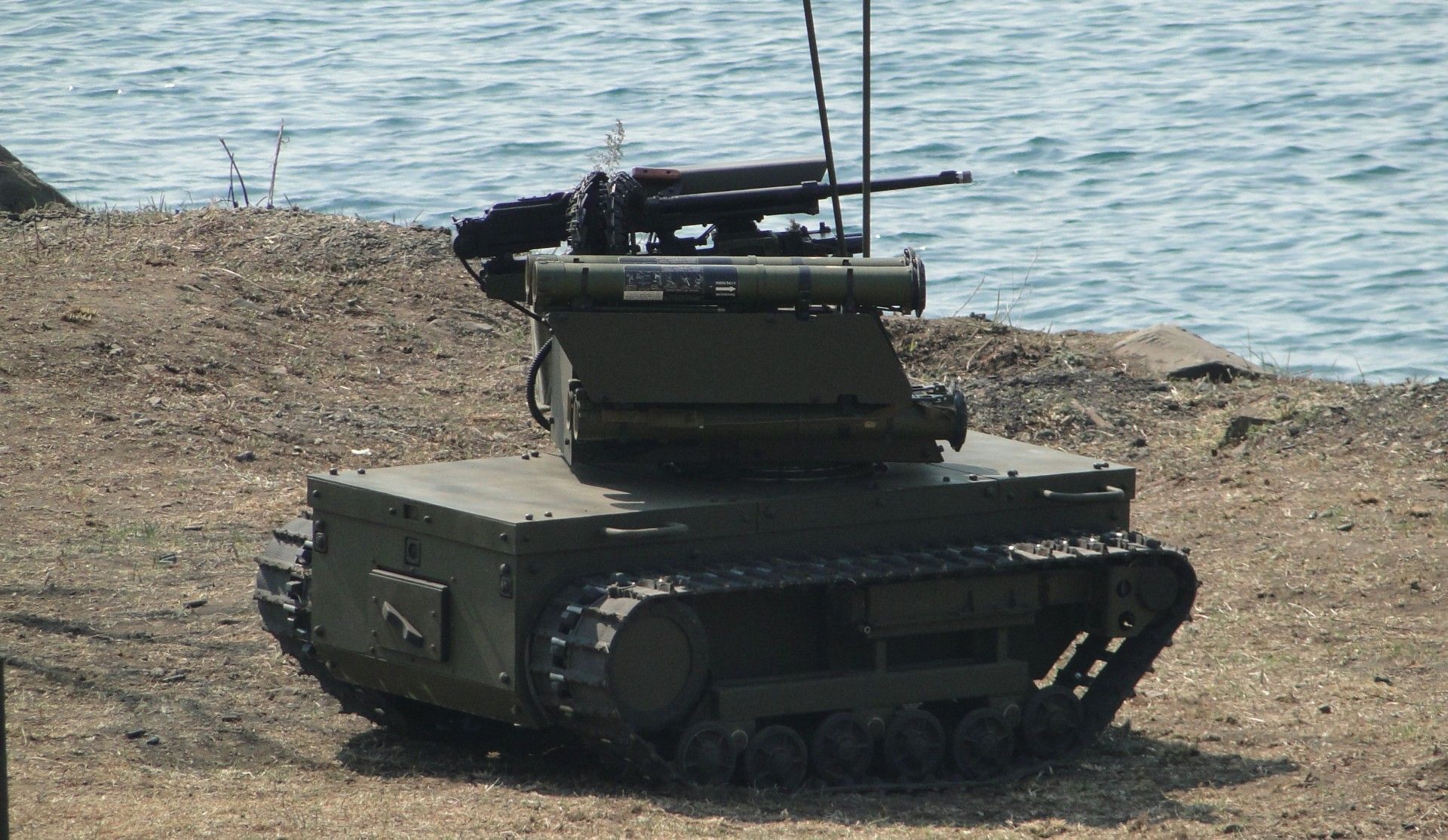 Rosyjski robot bojowy Platform-M - fot. mil.ru