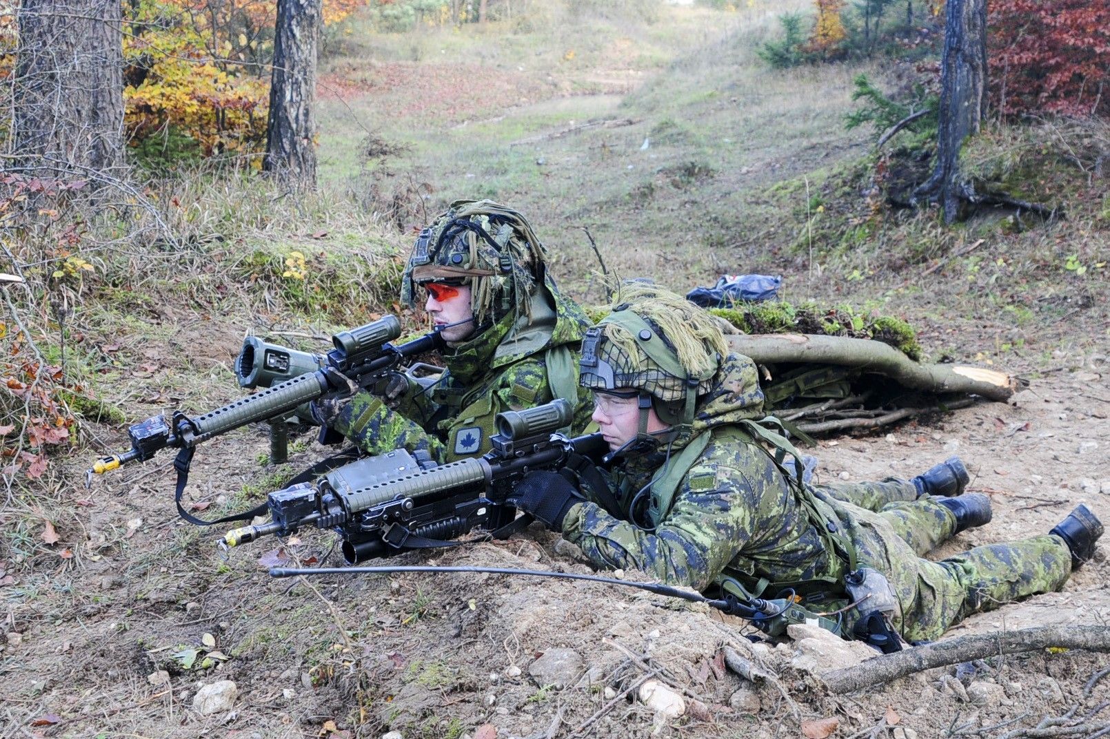 Kanadyjscy żołnierze podczas ćwiczeń Combined Resolve III. Fot. Sgt. Michael Broughey, 65th Public Affairs Operations Center/US Army.
