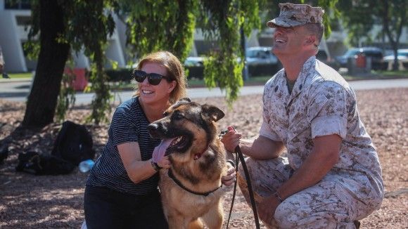 Lucca już na emeryturze z żona amerykańskiego sekretarza obrony w 2015 r. Fot. www.marines.mil