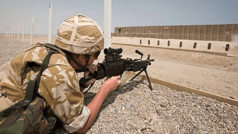 Brytyjczycy będą szkolić bojowników syryjskiej opozycji. Na zdjęciu żołnierz brytyjski w Basrze w Iraku. Fot. MoD UK/Crown Copyright.