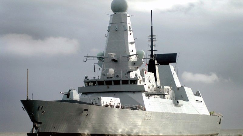 Kolejna awaria systemu zasilania niszczyciela typu 45 HMS „Dauntless” wywołała w Wielkiej Brytanii dyskusję, o rzeczywistej wartości tych okrętów – fot. Royal Navy