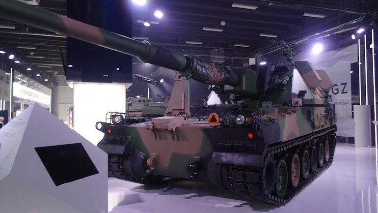 First example of the Krab howitzer, with the K9 chassis - MSPO 2015 Defence Exhibition. Image Credit: J.Sabak