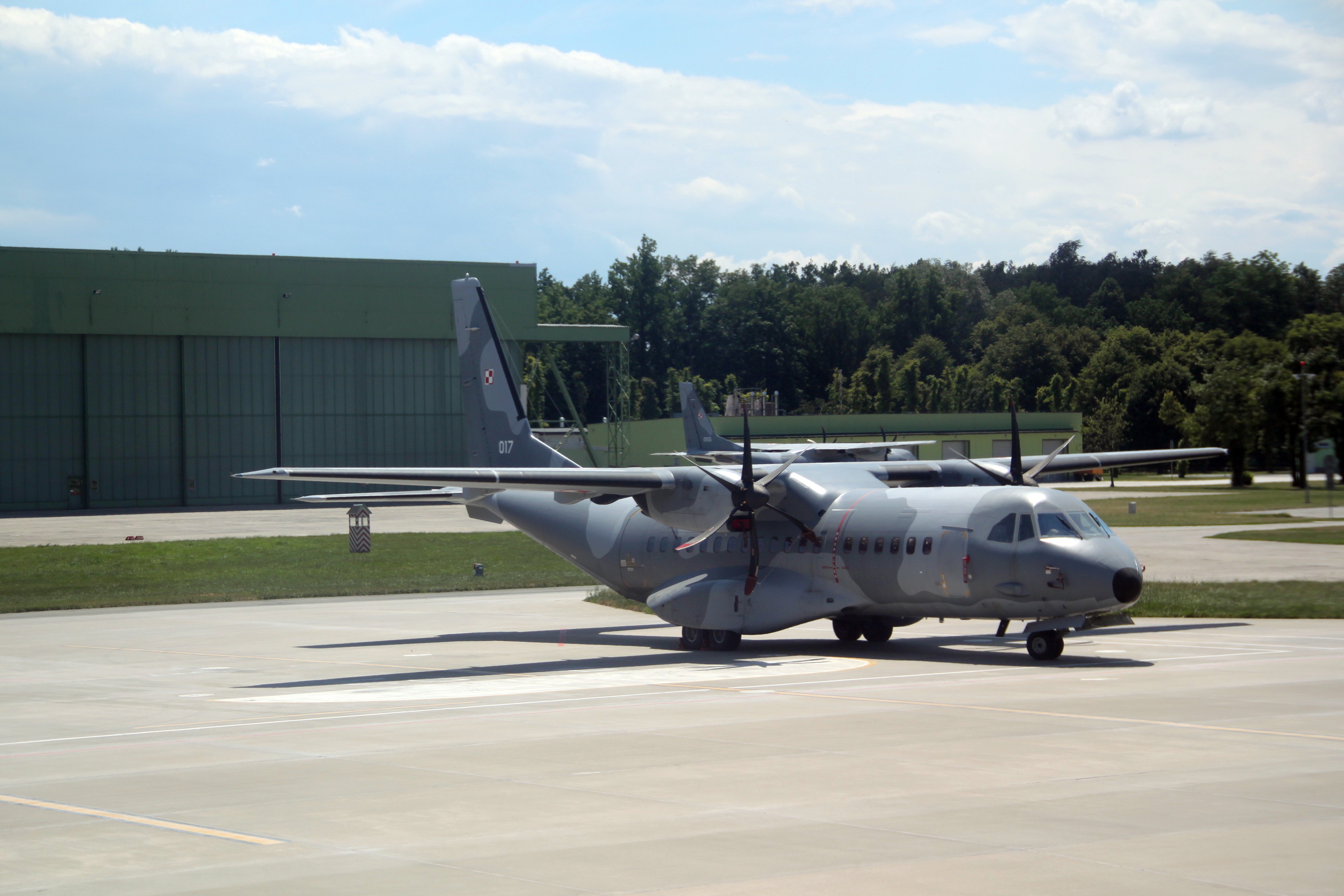 Części dla bazy samolotów transportowych