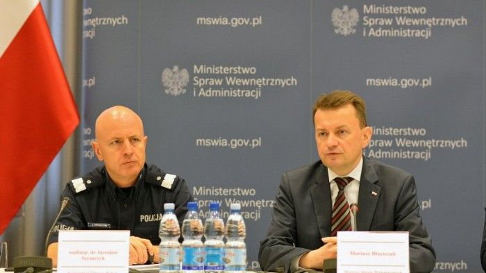 Szef MSWiA Mariusz Błaszczak i komendant główny policji nadinsp. Jarosław Szymczyk, maj 2017 r. Fot. MSWiA