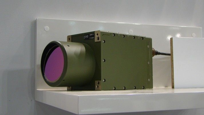 Kamera średniofalowa KMW-3 z obiektywem o płynnej zmianie powiększania – fot. Defence 24.pl