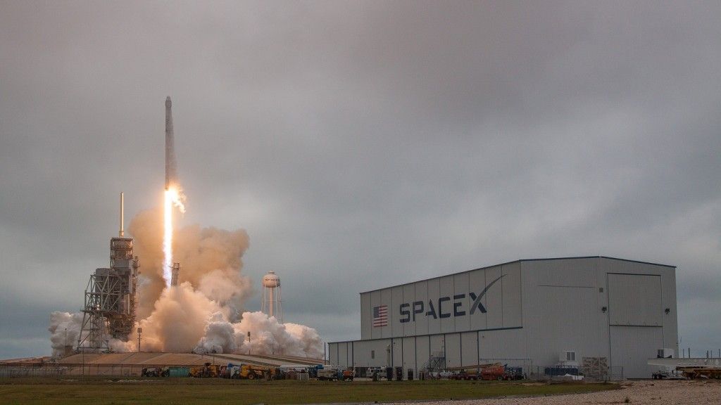 Start Falcona 9 (misja CRS-10) z platformy startowej 39A w centrum kosmicznym na Przyladku Canaveral. Fot. SpaceX via Flickr