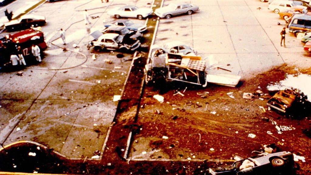 Atak RAF na bazę wojsk amerykańskich w Ramstein (31 sierpnia 1981) w którym rannych zostało 17 żołnierzy. Fot. U.S. Air Force/Wikimedia Commons, Domena Publiczna