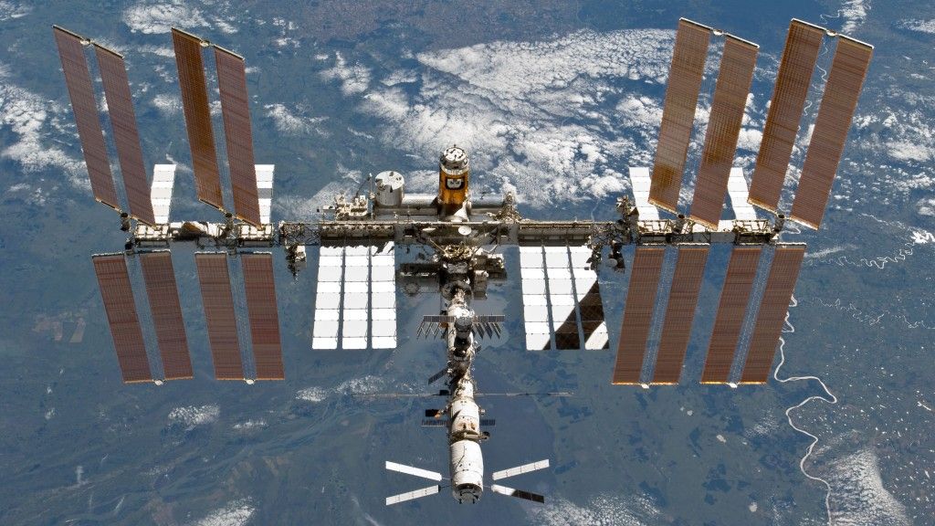 Międzynarodowa Stacja Kosmiczna w pełnej krasie. Fot. NASA