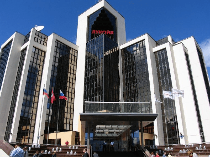 Współzałożyciel Łukoila sprzedał swoje udziały. Odciął się od firmy