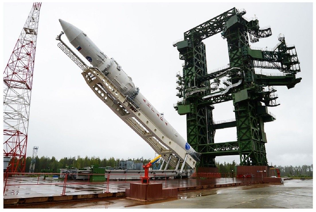 Rakieta Angara 1.2 w trakcie przygotowań do próbnego lotu - kosmodrom Plesieck. Fot. Rosyjskie Ministerstwo Obrony / mil.ru