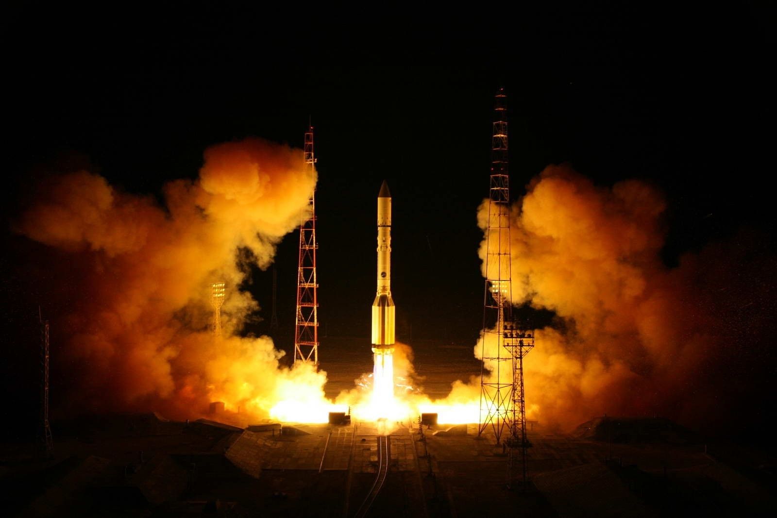 Start rakiety nośnej Proton-M. Fot. Roskosmos