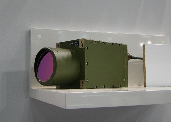 Kamera średniofalowa KMW-3 z obiektywem o płynnej zmianie powiększania – fot. Defence 24.pl