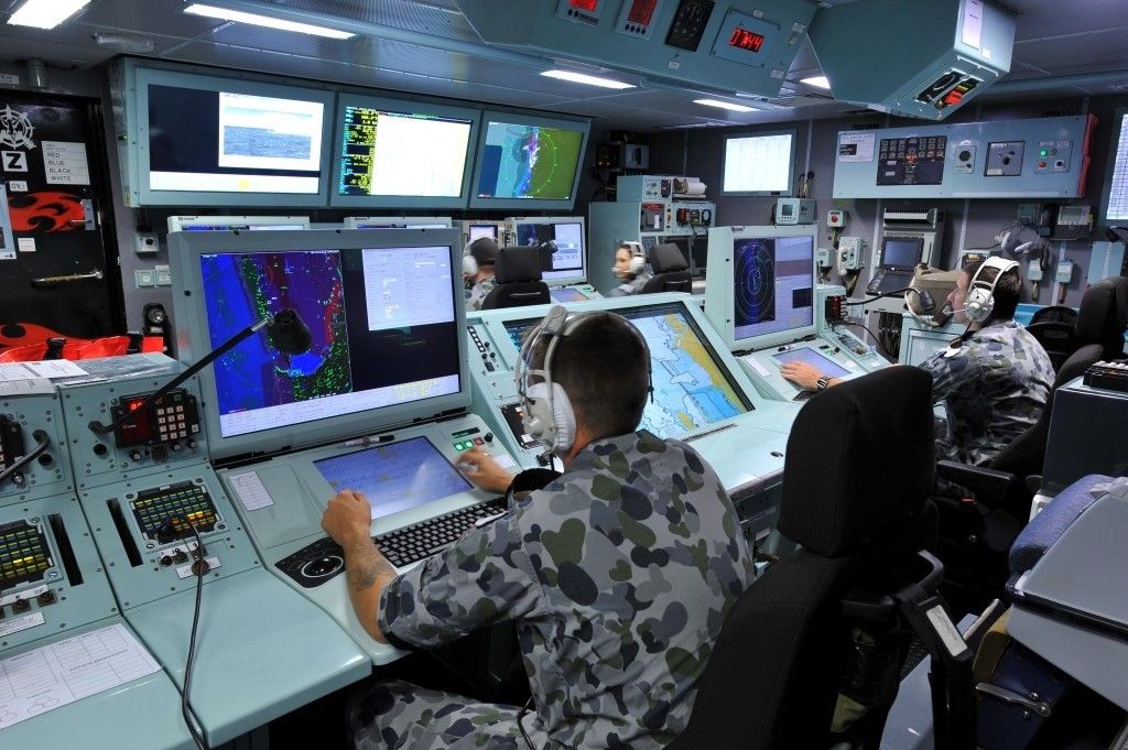 Bojowe centrum informacyjne australijskich fregat typu ANZAC wyposażone po modernizacji w system zarządzania walką 9LV Mk.3E – fot. Saab
