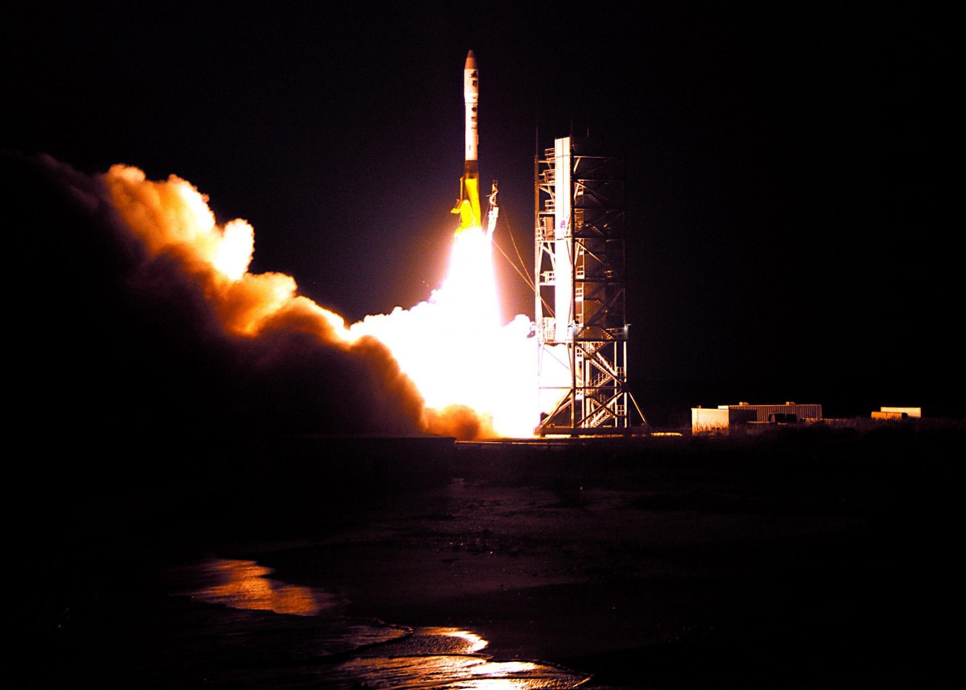 Start rakiety Minotaur IV. Fot. NASA/US Air Force