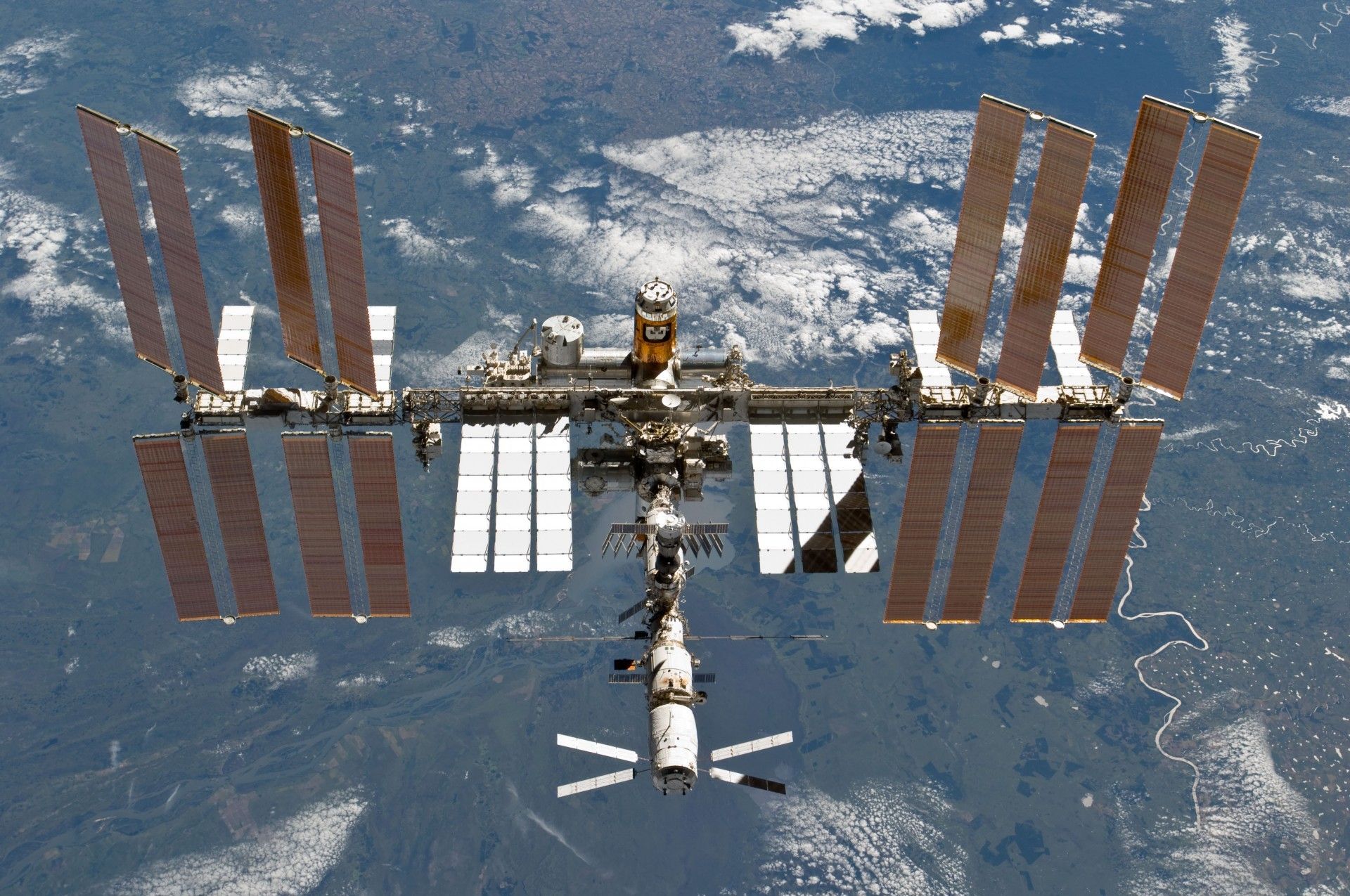 Międzynarodowa Stacja Kosmiczna w pełnej krasie. Fot. NASA