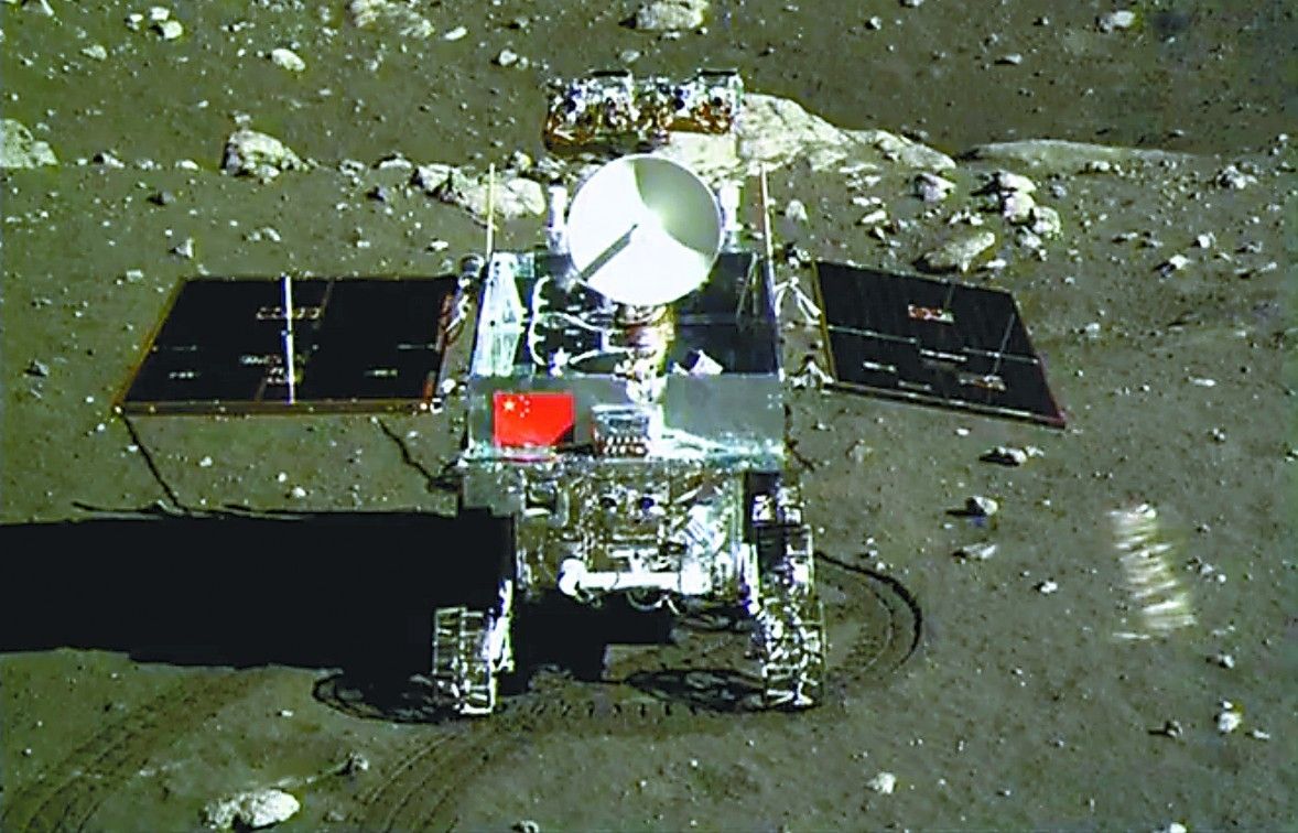 Łazik Yutu na powierzchni Księżyca. Fot. Ministerstwo Handlu Chińskiej Republiki Ludowej / mofcom.gov.cn