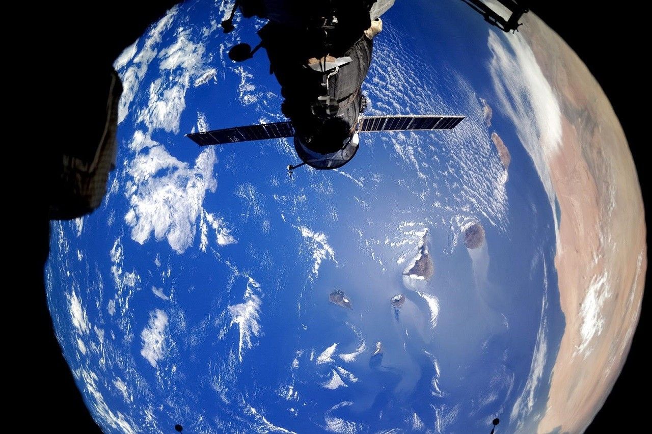 Wyspy Kanaryjskie widziane z pokładu ISS. Fot. Oleg Artiemiew / Roskosmos via Facebook