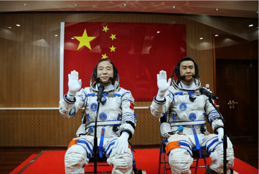 Załoga misji Shenzhou 11, Fot. Xinhua