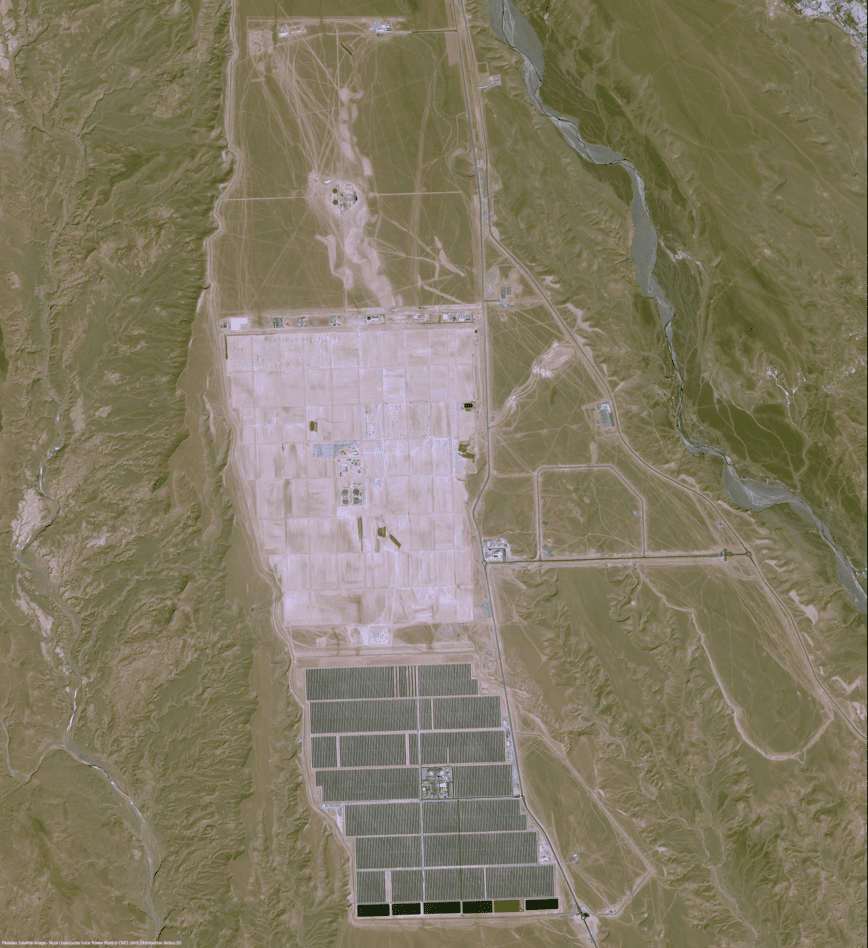 Elektrownia słoneczna w Noor Ouarzazate w Maroko. Zdjęcie z satelity należącego do konstelacji Plejades, Fot. Airbus Defence & Space