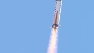 Rakieta nośna Chang Zheng 2D fot. Cristóbal Alvarado Minic/Wikipedia