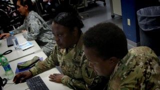 Fot. Navy Chief Petty Officer Dennis J. Herring / Defense.gov / domena publiczna