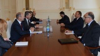  Komisarz ds. energii Günther Oettinger w Baku- fot. president.az