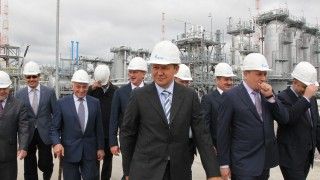 Na pierwszym planie Aleksiej Miller, prezes Gazpromu- fot. Gazprom.ru