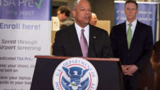 Sekretarz DHS Jeh Johnson, fot. Barry Bahler, dhs.gov