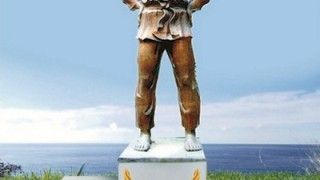 Czy to już kult jednostki? Pomnik Putina Zuraba Cereteliego- fot. uznayvse.ru