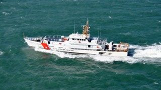 Prototyp typu Sentinel, USCGC Bernard C. Webber w czasie działań na morzu, już wkrótce dołączo do niego bohater dzisiejszego wydarzenia - fot. USCG