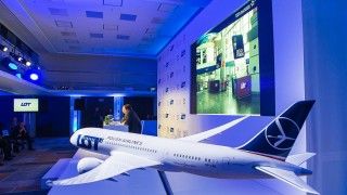 Model Dreamlinera wchodzącego w skład floty PLL LOT. Fot. PLL LOT