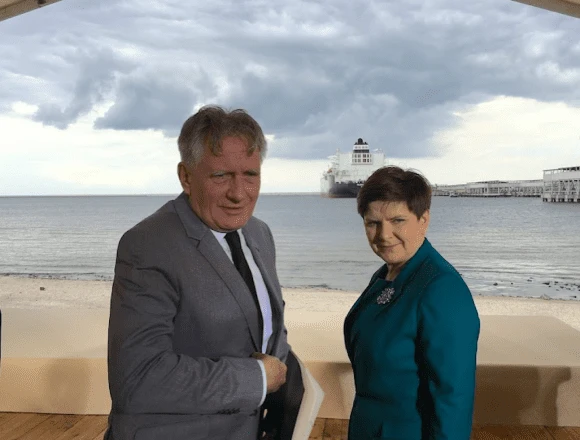Premier RP Beata Szydło i prezes PGNiG Piotr Woźniak podczas uroczystości z okazji pierwszej dostawy amerykańskiego LNG dla Polski. Fot. Piotr Maciążek/Energetyka24