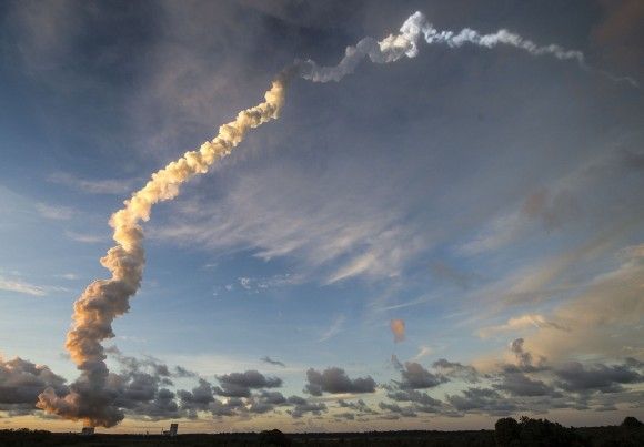 Start misji VA230 - rakieta Ariane 5. Fot. Arianespace / arianespace.com