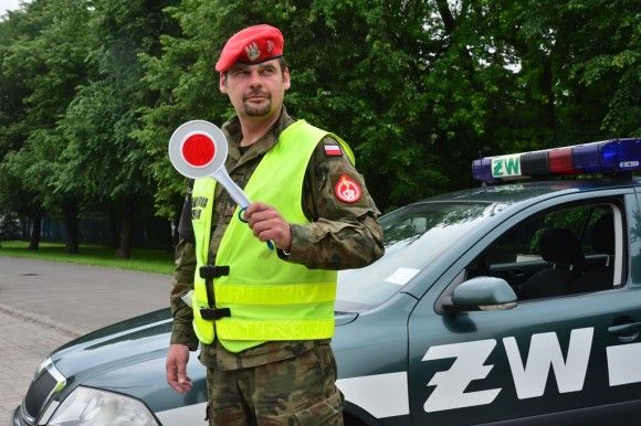 Obecnie czynności z udziałem oficerów prowadzi Żandarmeria Wojskowa. Fot. zw.wp.mil.pl.
