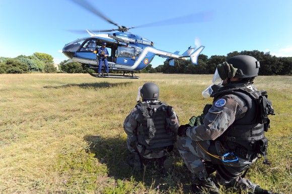 Eurocopter dostarczył pierwszy z czterech zamówionych śmigłowców EC145 dla policji w Peru – fot. Eurocopter
