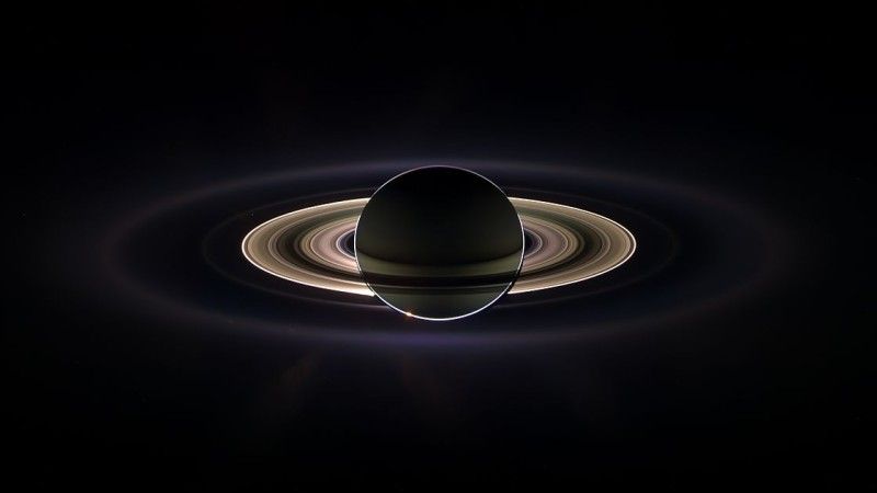 Zaćmienie Słońca przez Saturna w obiektywie sondy Cassini. Fot. NASA/JPL/Space Science Institute
