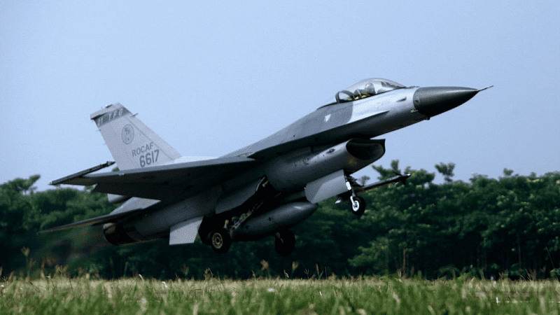Tajwański F-16 w starszej wersji